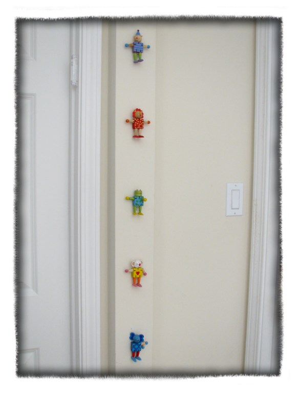 frogandfriendsonwall