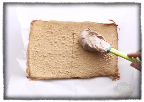 spread-cream-on-half